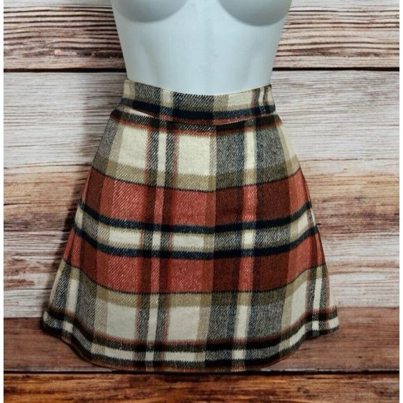 re: named Flannel Plaid Mini Skirt Sz Small Lined Winter Fashion Retro - Picture 1 of 7